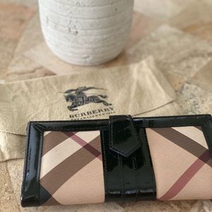 Burberry Wallet 2010 collection